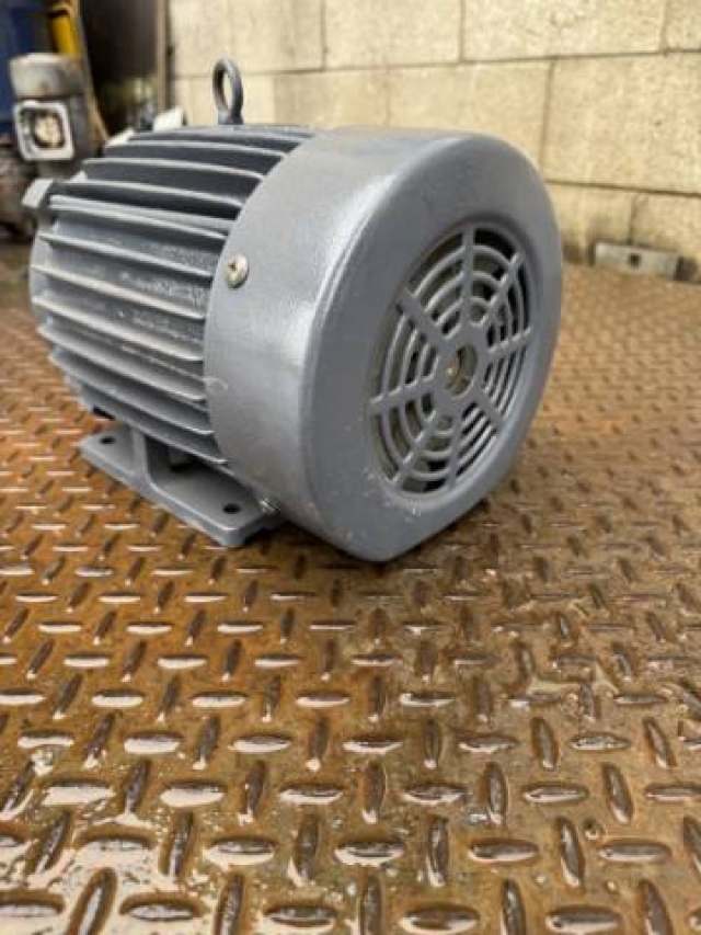 GEC 1.1Kw, 1430 RPM, 4 Pole Electric MotorGEC 1.1Kw, 1430 RPM, 4 Pole Electric Motor