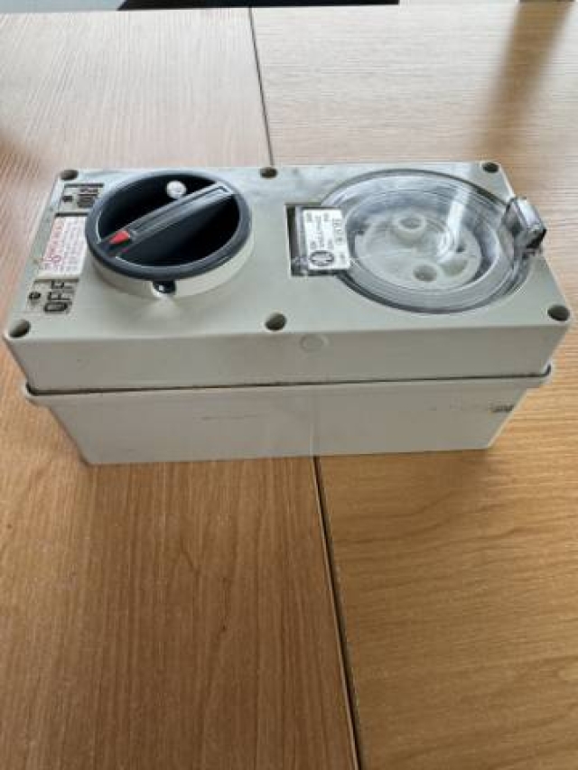 Single Phase PDL 32Amp Switches/Plugs