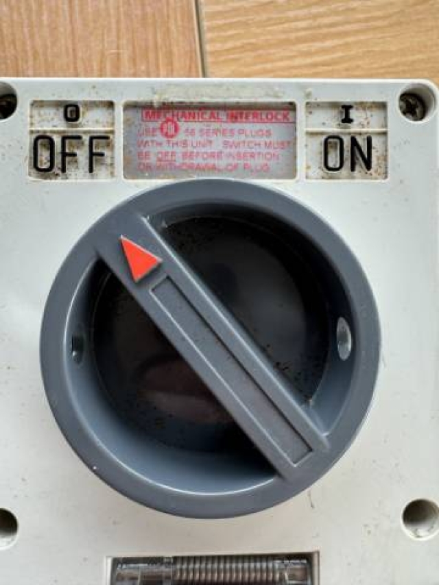 Single Phase PDL 32Amp Switches/Plugs