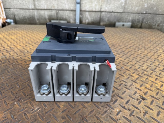 Schneider Electric INS 400, 400 Amp Switch Disconnector
