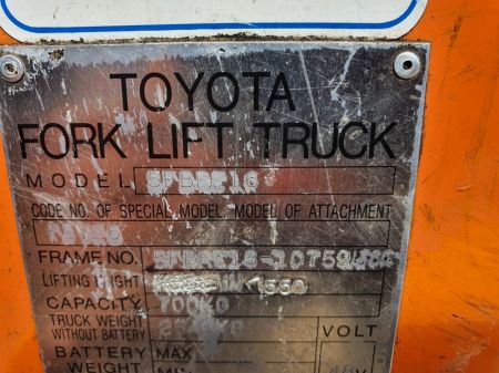 Toyota Reach Forklift