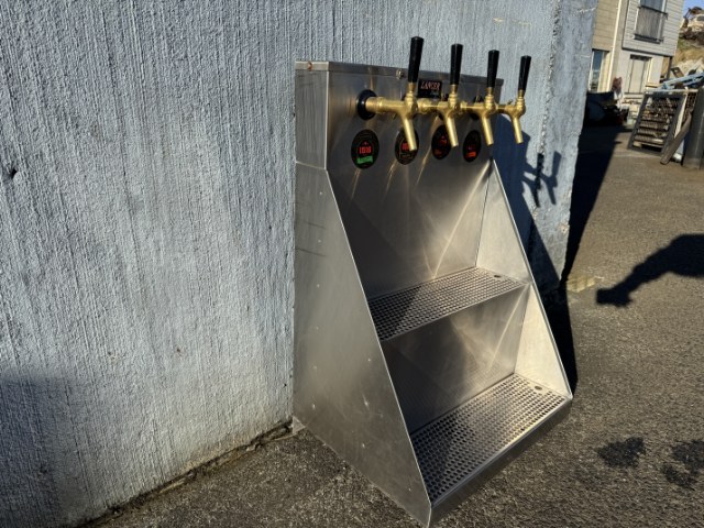 Beer Dispensing/Filling Station