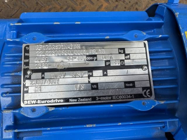 SEW-Eurodrive 0.55Kw, 99.7 RPM, Geared Motor