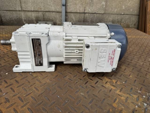 SEW-Eurodriv 0.55Kw, 134 RPM Geared Motor
