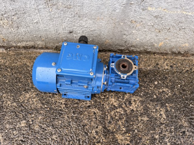 CMG 0.09Kw, 176.6 RPM, Right Angle Geared Motor