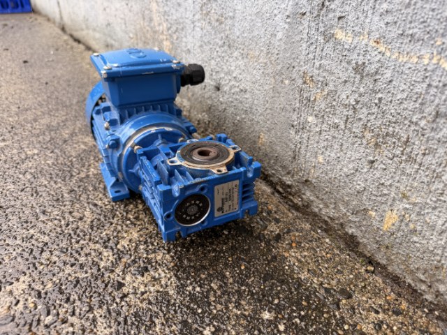 CMG 0.09Kw, 176.6 RPM, Right Angle Geared Motor
