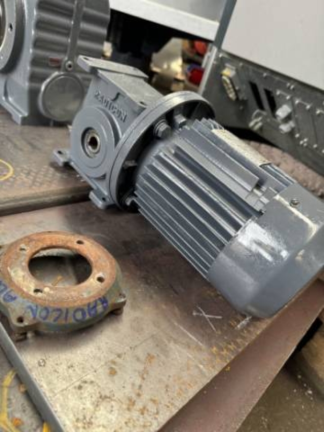 David Brown Radicon 0.37Kw, 22 RPM Geared Motor