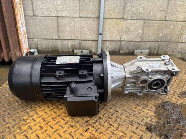 Monarch 1.5Kw, 72 RPM, 3 Phase Geared Motor