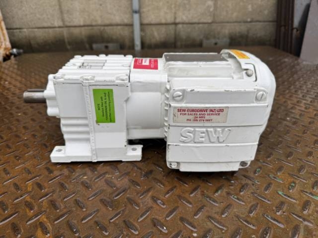 SEW - Eurodrive 0.37Kw, 196 RPM Geared Motor