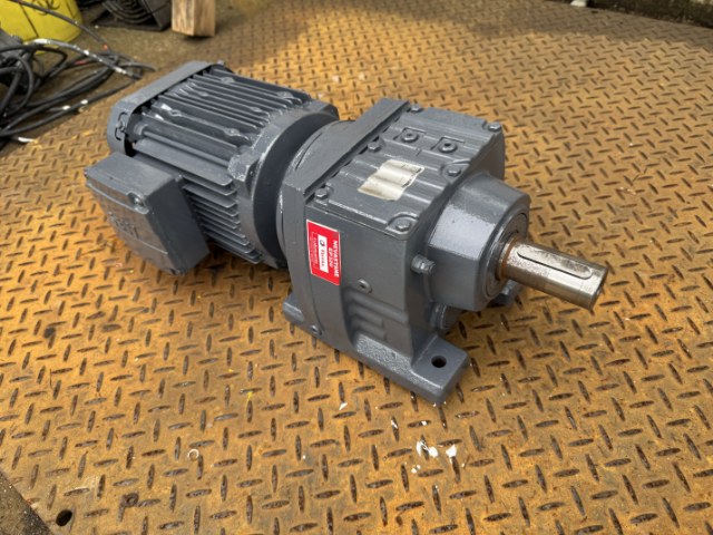 SEW Eurodrive 1.5Kw, 65 RPM Geared Motor