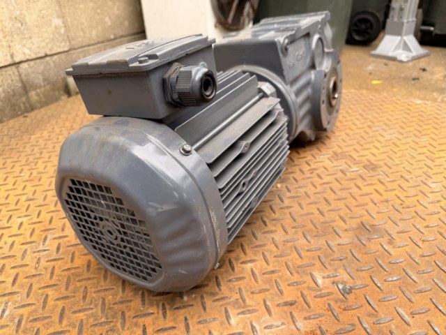 SEW Eurodrive 2.2Kw, 23 RPM Geared Motor