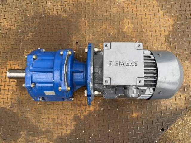 Siemens/Motovario 2.2Kw, 99 RPM Inline Geared Motor