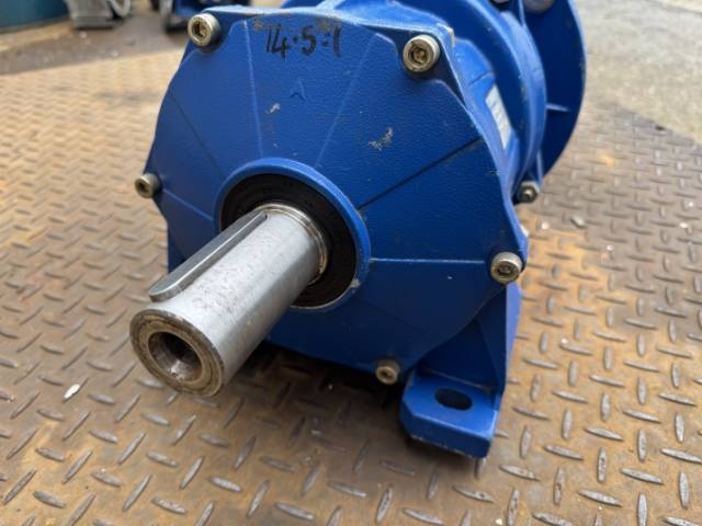 Siemens/Motovario 2.2Kw, 99 RPM Inline Geared Motor