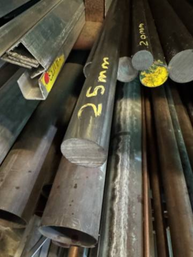 New 25mm 1045 Grade (Medium Tensile) Steel Round Bar