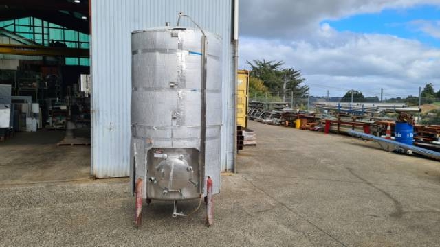 2450 Litre Vertical Stainless Steel Brewery Tank