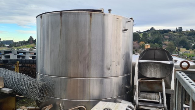 2480 Litre Painted Stainless Steel Tank