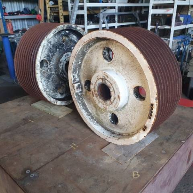 670mm Diameter, 10 Groove C Section Pulley with Taper lock centre