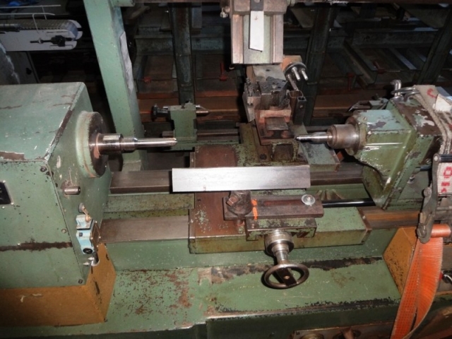 Woodworking Lathe with Hydraulic Copy Attachments